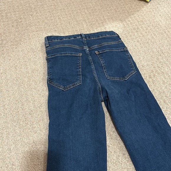 Forever 21 Flared Jeans Dark Denim Mid Rise - Picture 4 of 4